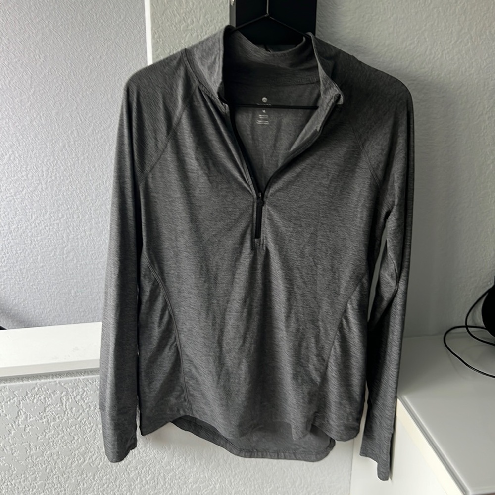 Apana yoga / workout shirt, long sleeve with thumb hole - size medium